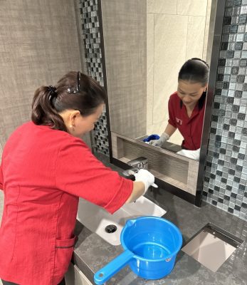 Nụ cười luôn nở trên môi Tạp vụ VietCleaning