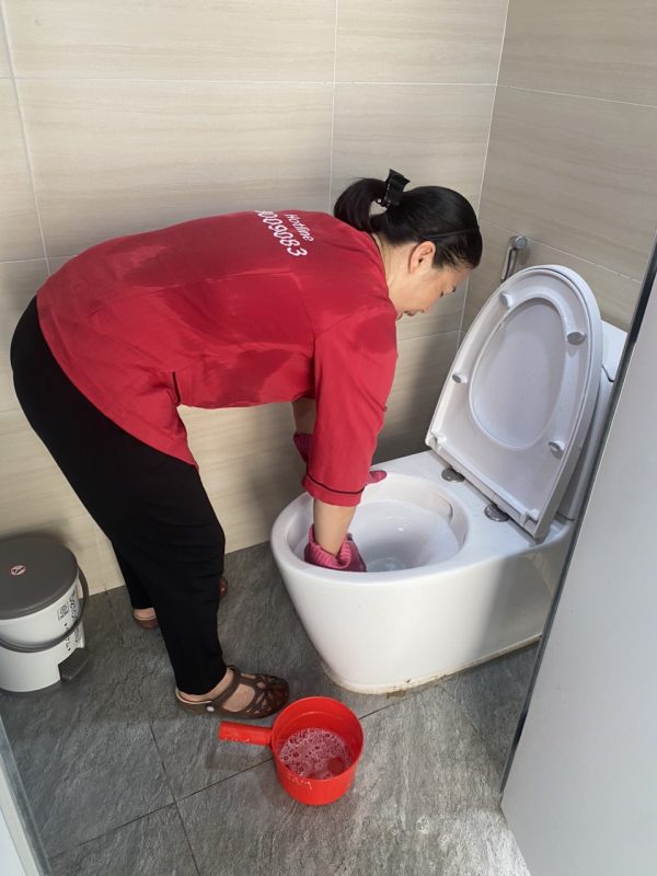 Tạp vụ VietCleaning vệ sinh duy trì hằng ngày